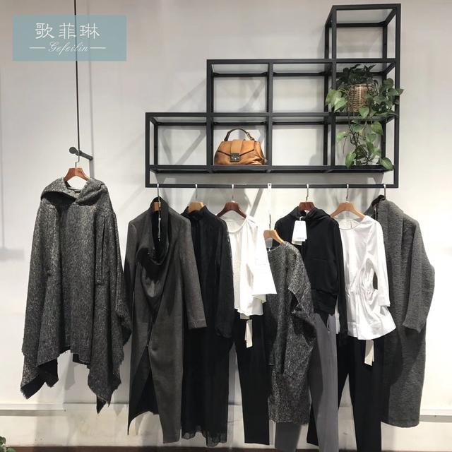 最新韩版服装，时尚潮流的引领者