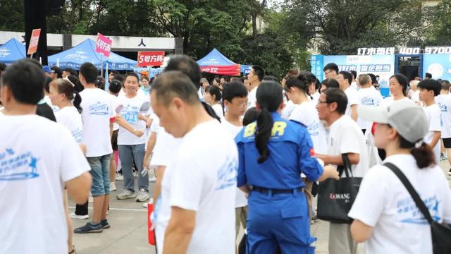 SGB深圳团队最新照片，展现团队活力与精神的瞬间